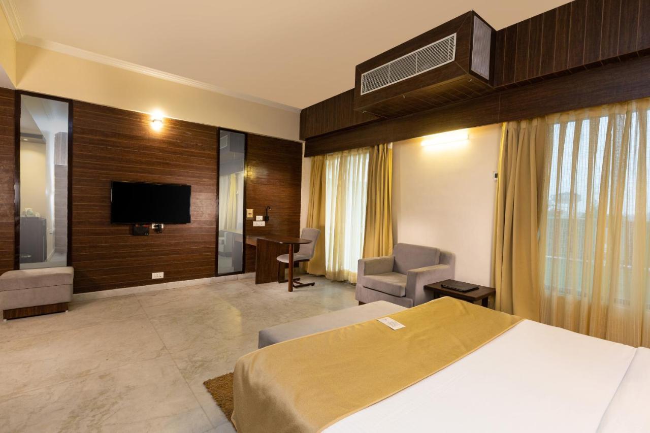 The Solitaire Dehradun Exterior foto