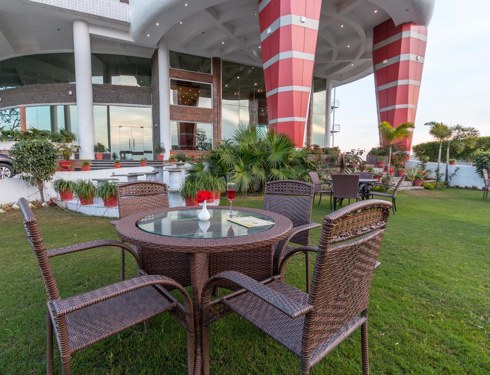 The Solitaire Dehradun Exterior foto