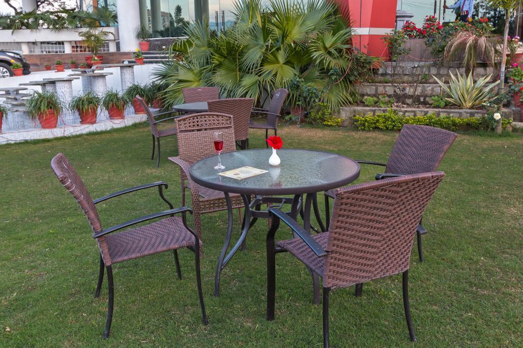 The Solitaire Dehradun Exterior foto